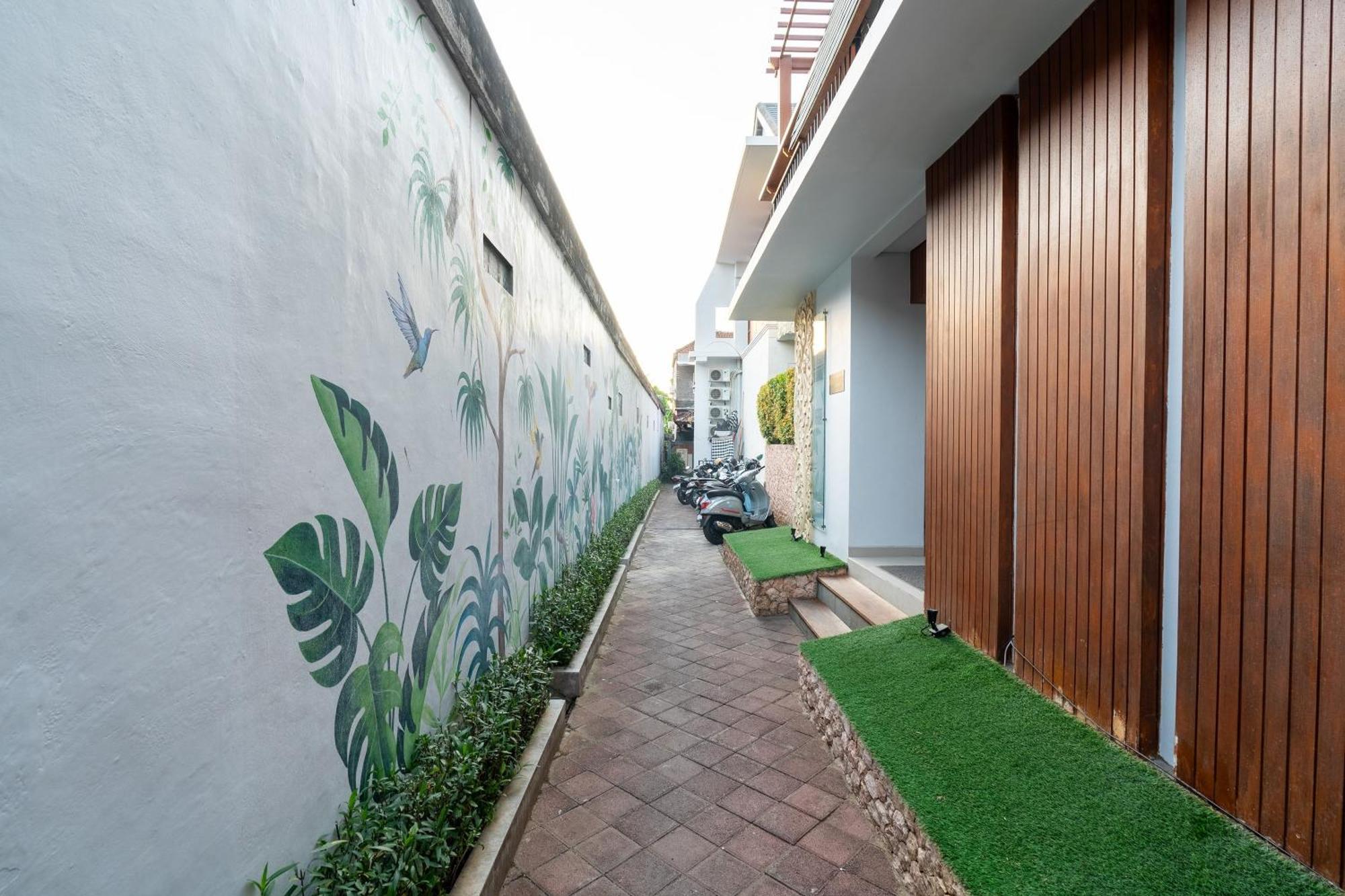 Mahesa Suites Seminyak Екстериор снимка