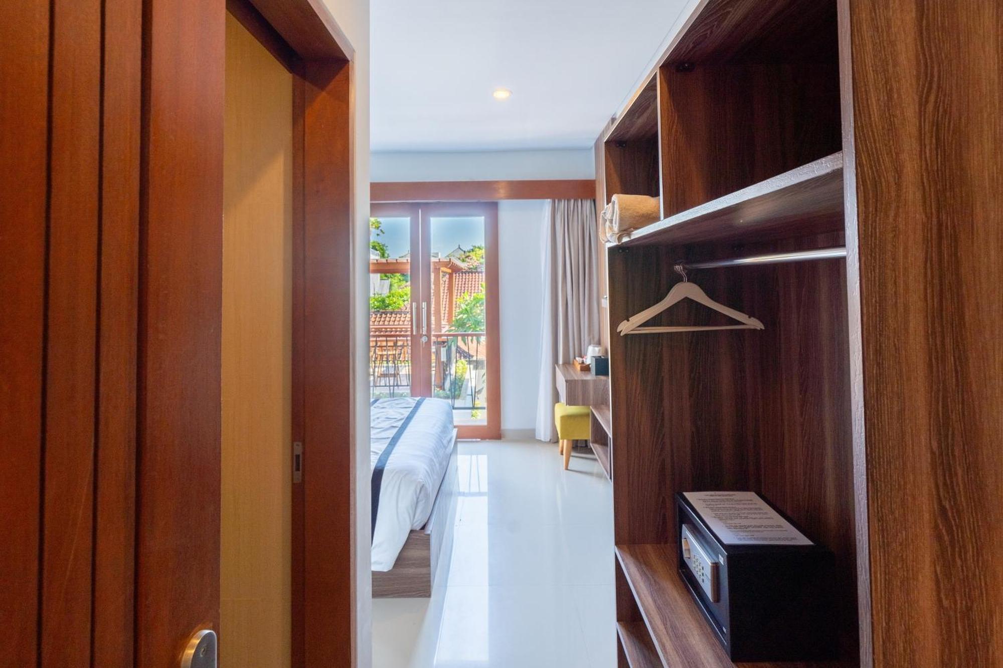 Mahesa Suites Seminyak Екстериор снимка